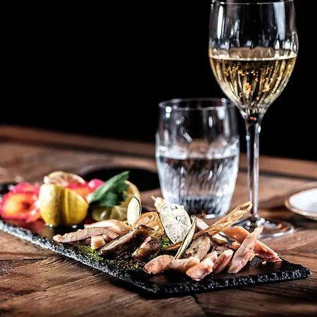 Valsana - Small Luxury